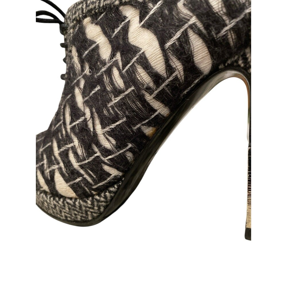 CHANEL Tweed Lace Up Booties Heels EU 37 Black White Ankle Boots -Authenticated - Picture 12 of 15
